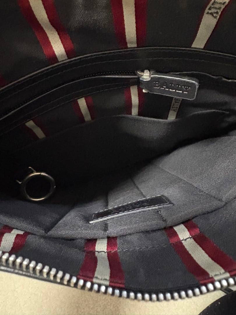 BALLYレザーショルダーバッグ