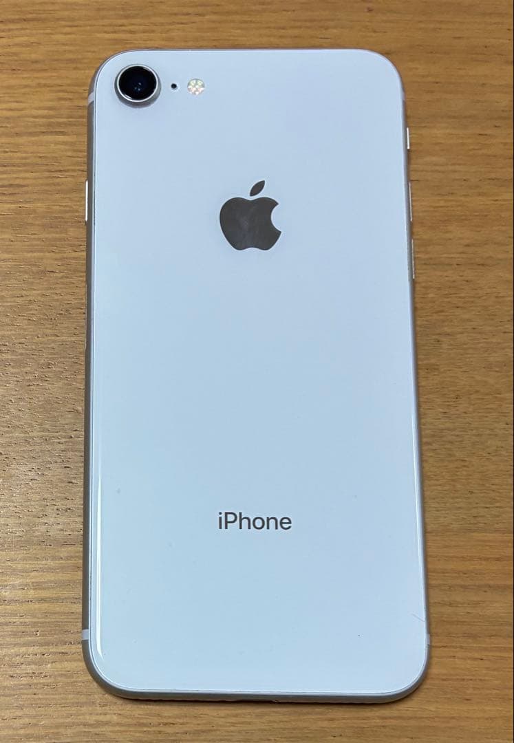 iPhone8 64GB シルバー