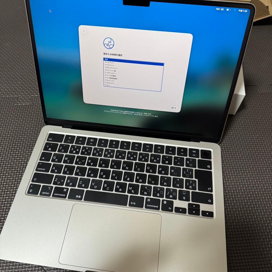 【美品】Apple M2チップ搭載13インチMacBook Air スターライト