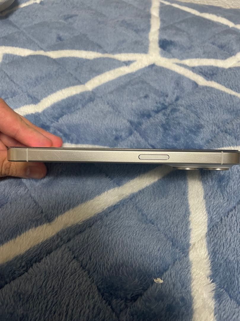 iPhone 15 Pro 128GB SIMフリー デュアルSIM 中国版