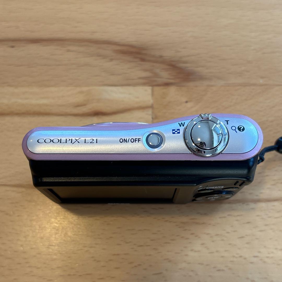 Nikonニコン　クールピクス　 L21 ピンク　乾電池式　カメラ女子