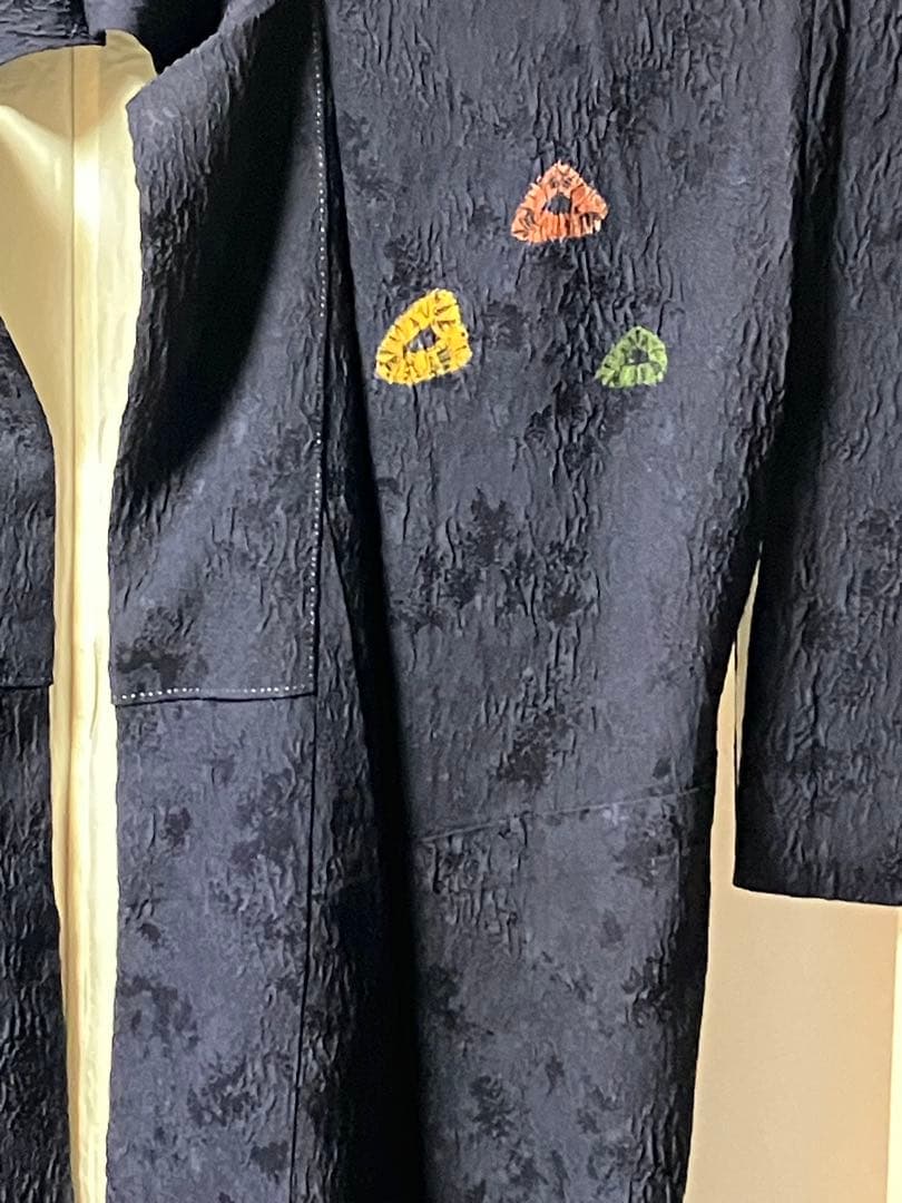 ちりめん紺色 着物 後ろ姿が印象的　未使用しつけ糸付き