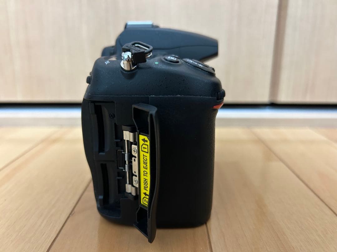 (撮影回数11万回以上のためジャンク扱い 即買い✖️)Nikon D7000本体