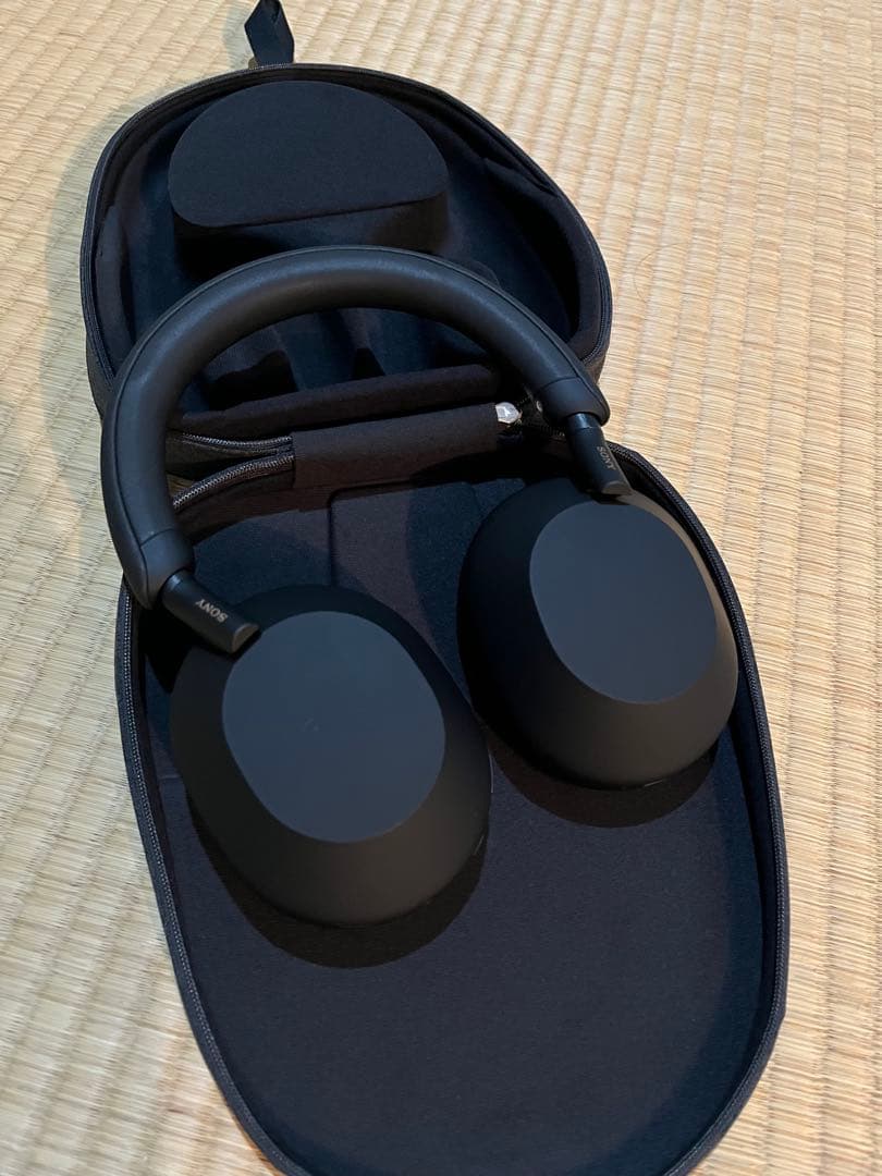 Sony WH-1000XM5ワイヤレスヘッドホン　ブラック