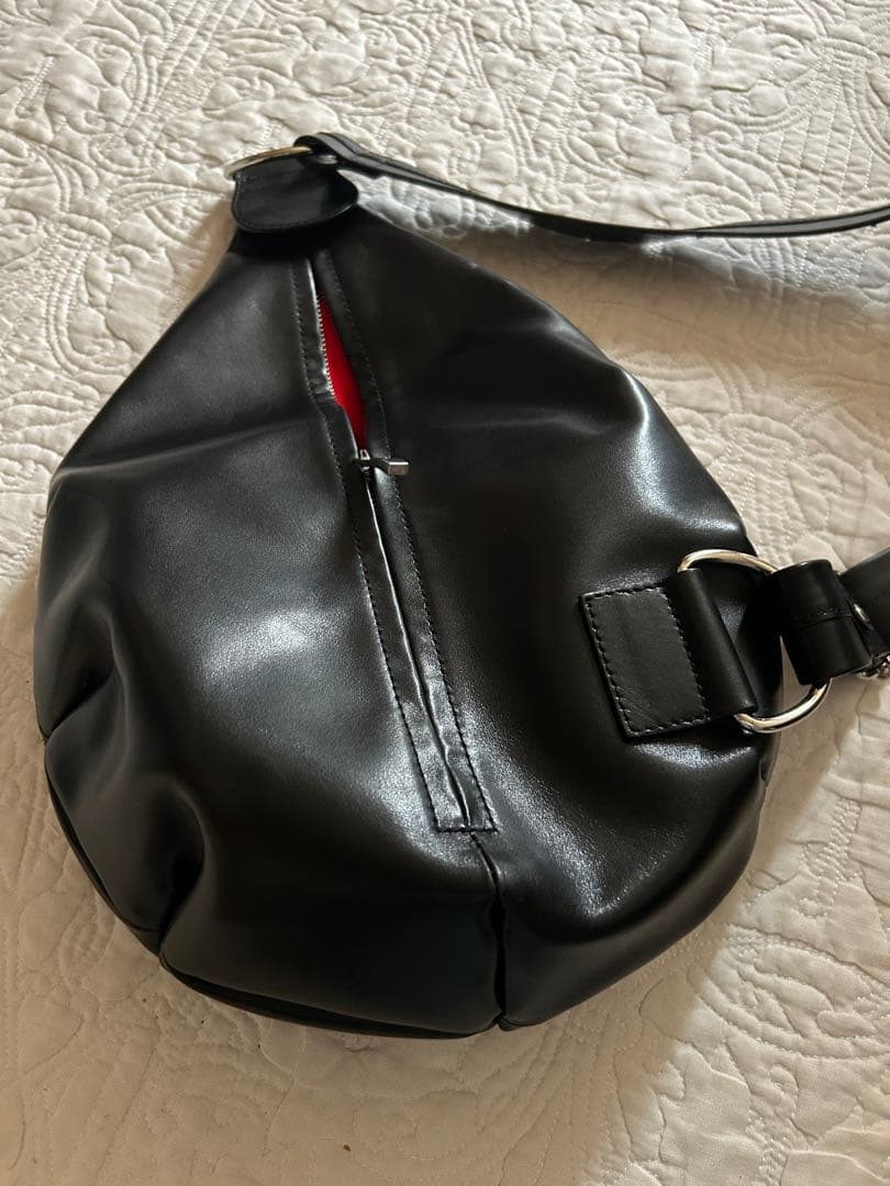 カワカワ　carfボディバッグ