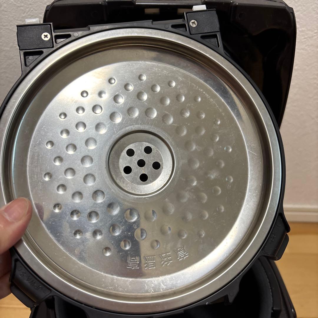 タイガーIHジャー炊飯器　JPW-D100 2023年製 5.5合
