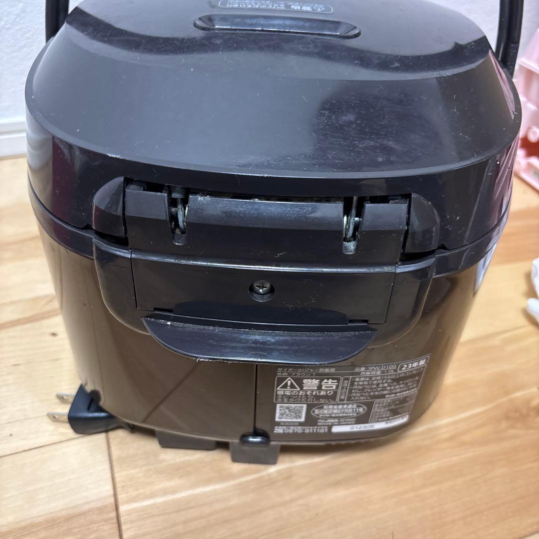 タイガーIHジャー炊飯器　JPW-D100 2023年製 5.5合