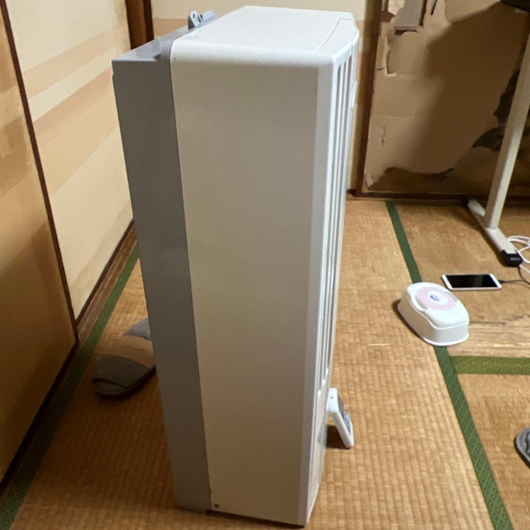 ION 窓用エアコン CORONA タワー型 ホワイト　2022年製.