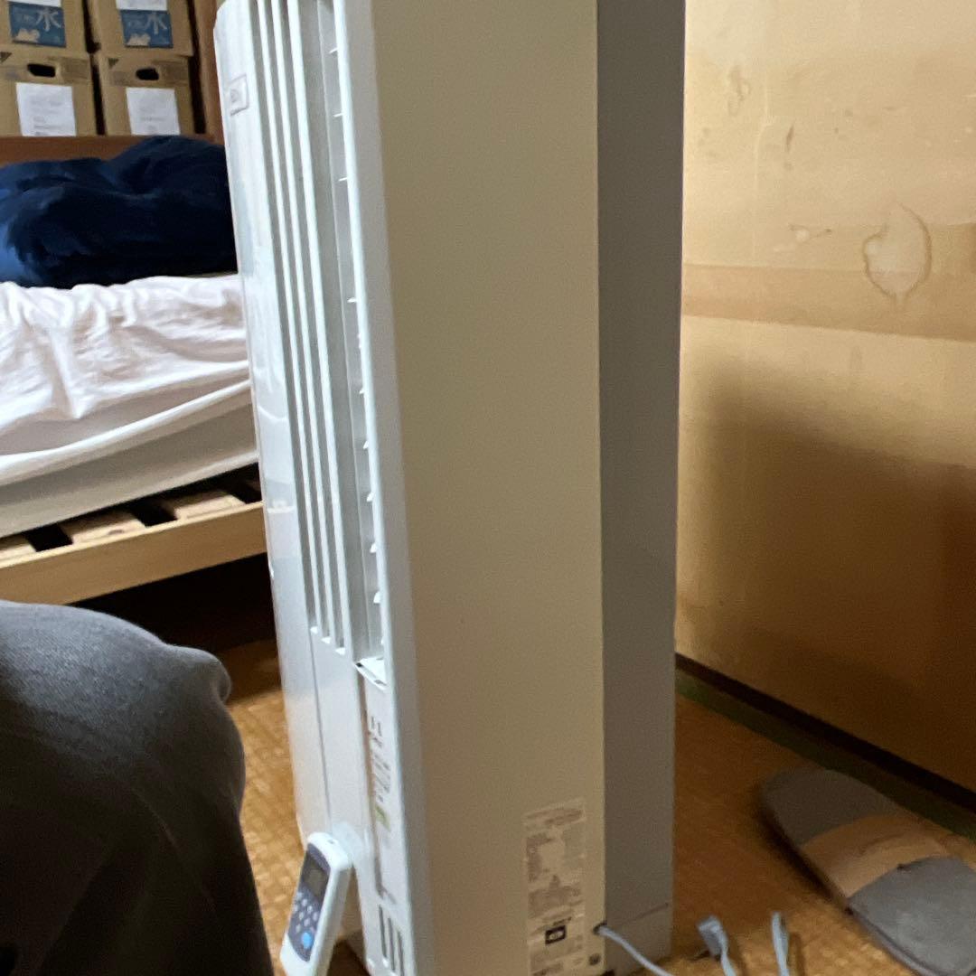 ION 窓用エアコン CORONA タワー型 ホワイト　2022年製.