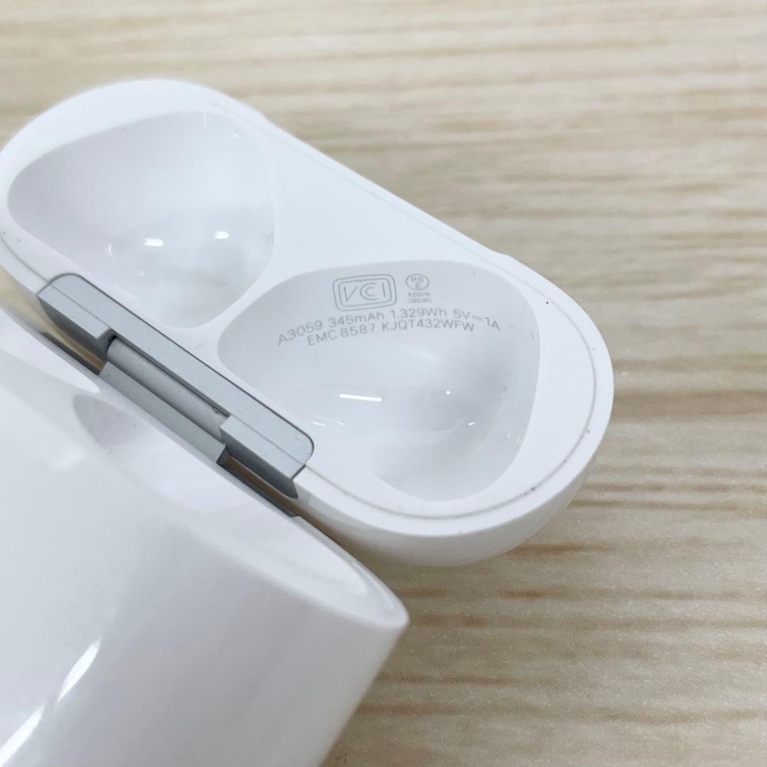 AirPods（第4世代）アクティブノイズキャンセリング搭載 mxp93j/a