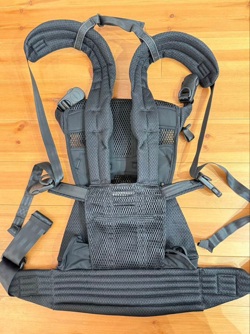 【専用ヘッドサポート付き】AIRBUGGY エアバギー 抱っこ紐　ブラック