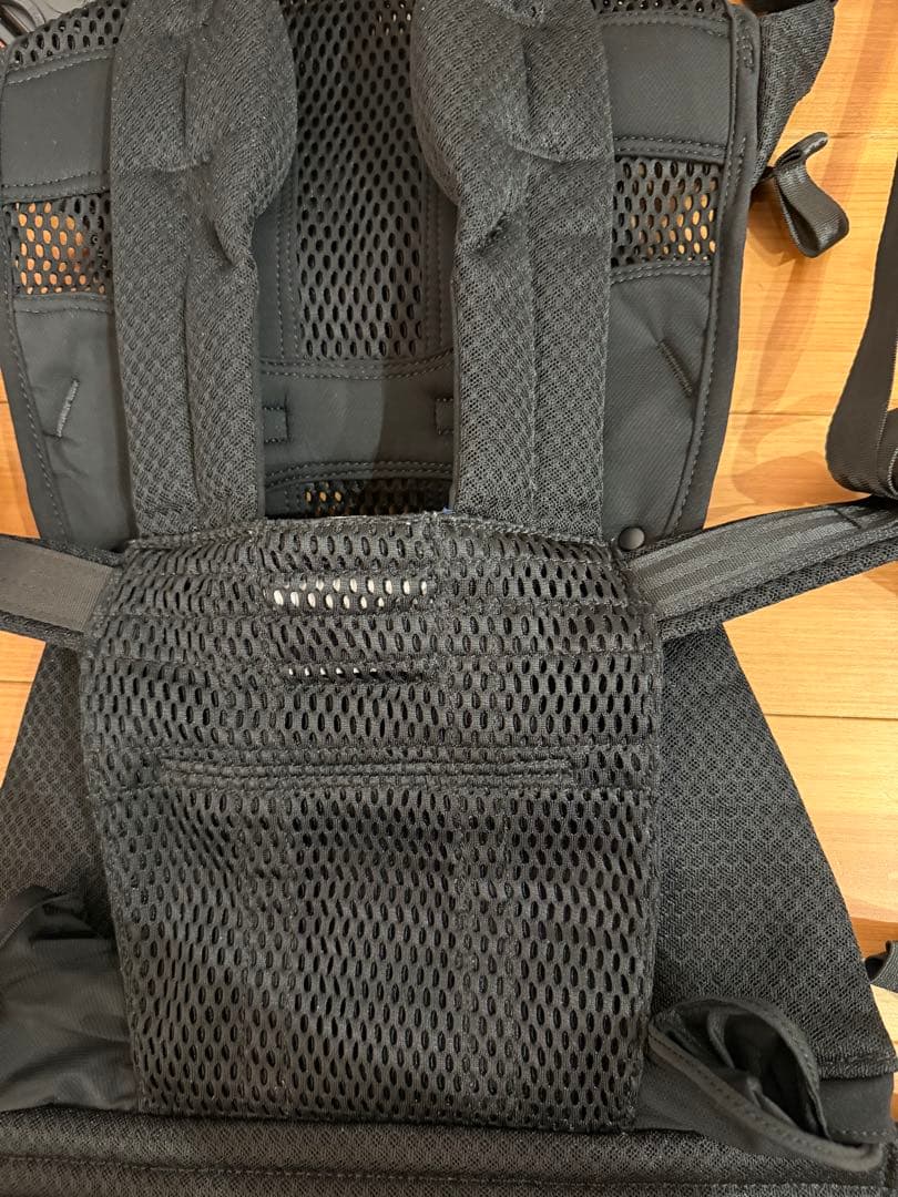 【専用ヘッドサポート付き】AIRBUGGY エアバギー 抱っこ紐　ブラック