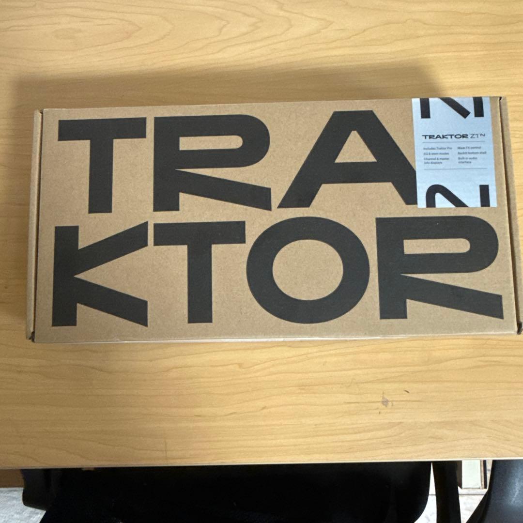 新品同様品TRAKTOR Z1 Mk2 DJコントローラー