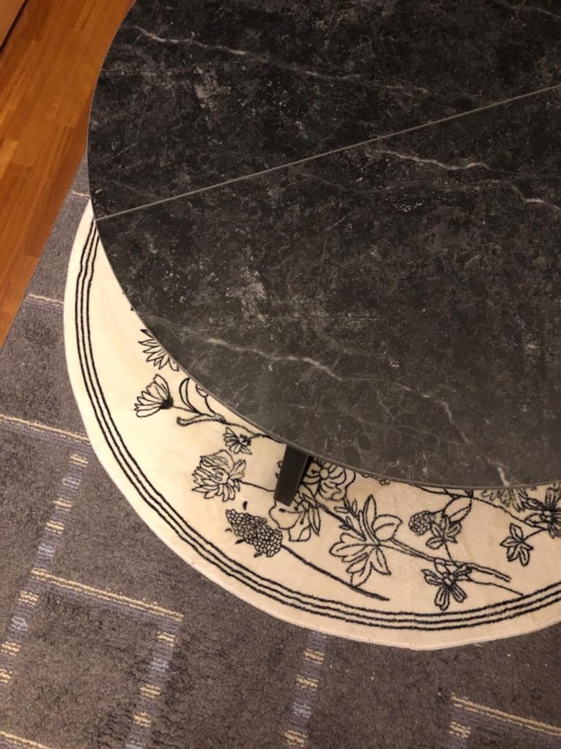 ２段式テーブル 想像以上の大人っぽく高級感 大理石調