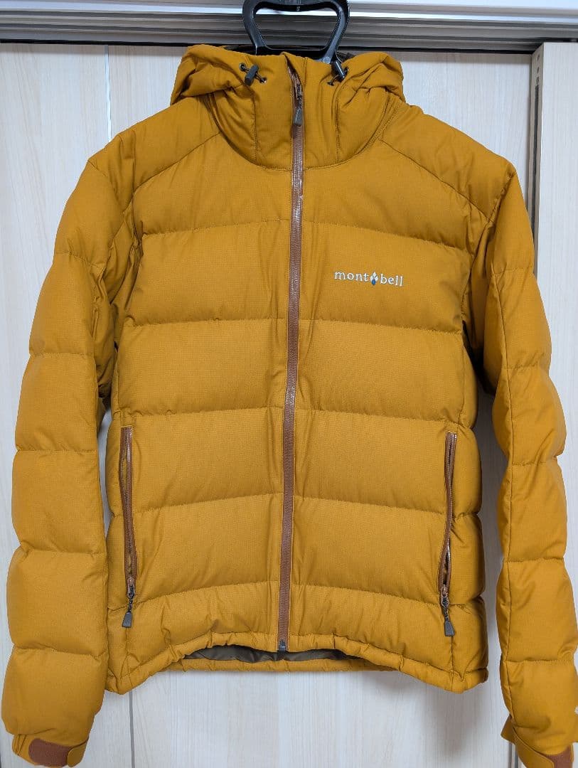 【美品】モンベル パーマフロスト ライトダウンパーカ Mサイズ ハニー