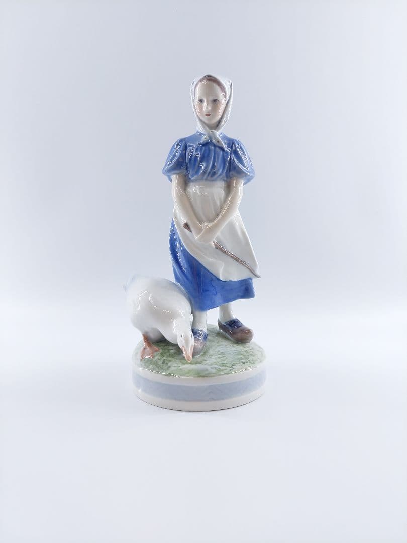 ロイヤルコペンハーゲン 少女と白鳥 フィギュリン 陶器 置物 高さ24cm