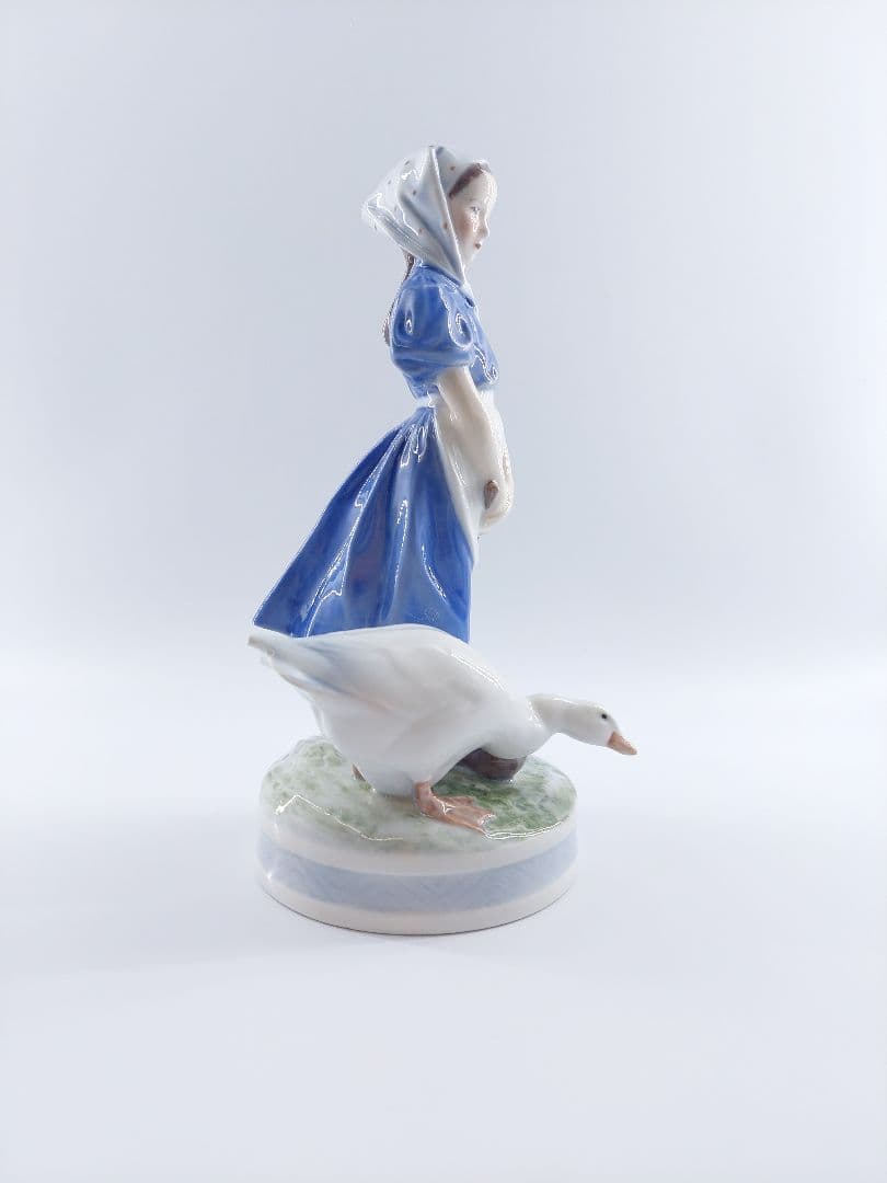 ロイヤルコペンハーゲン 少女と白鳥 フィギュリン 陶器 置物 高さ24cm