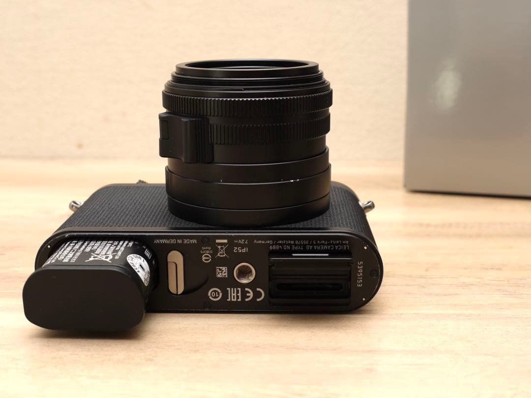 Leica Q2 コンパクトデジタルカメラ