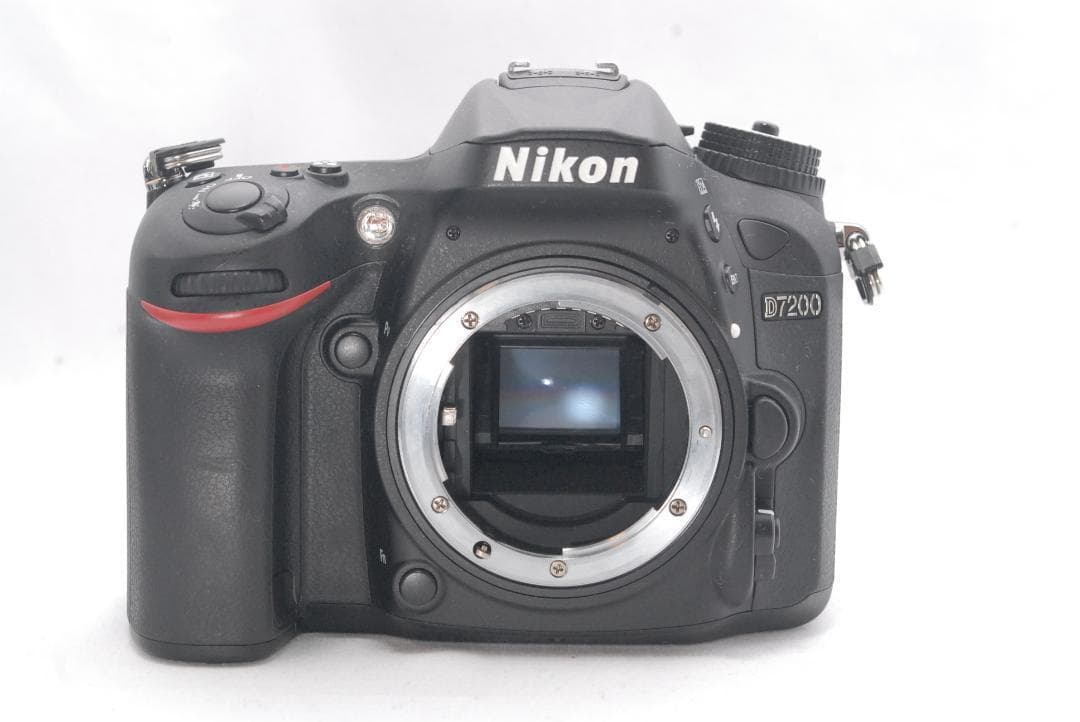 匿名配送✨Nikon D7200 デジタル一眼レフ レンズ付き　標準