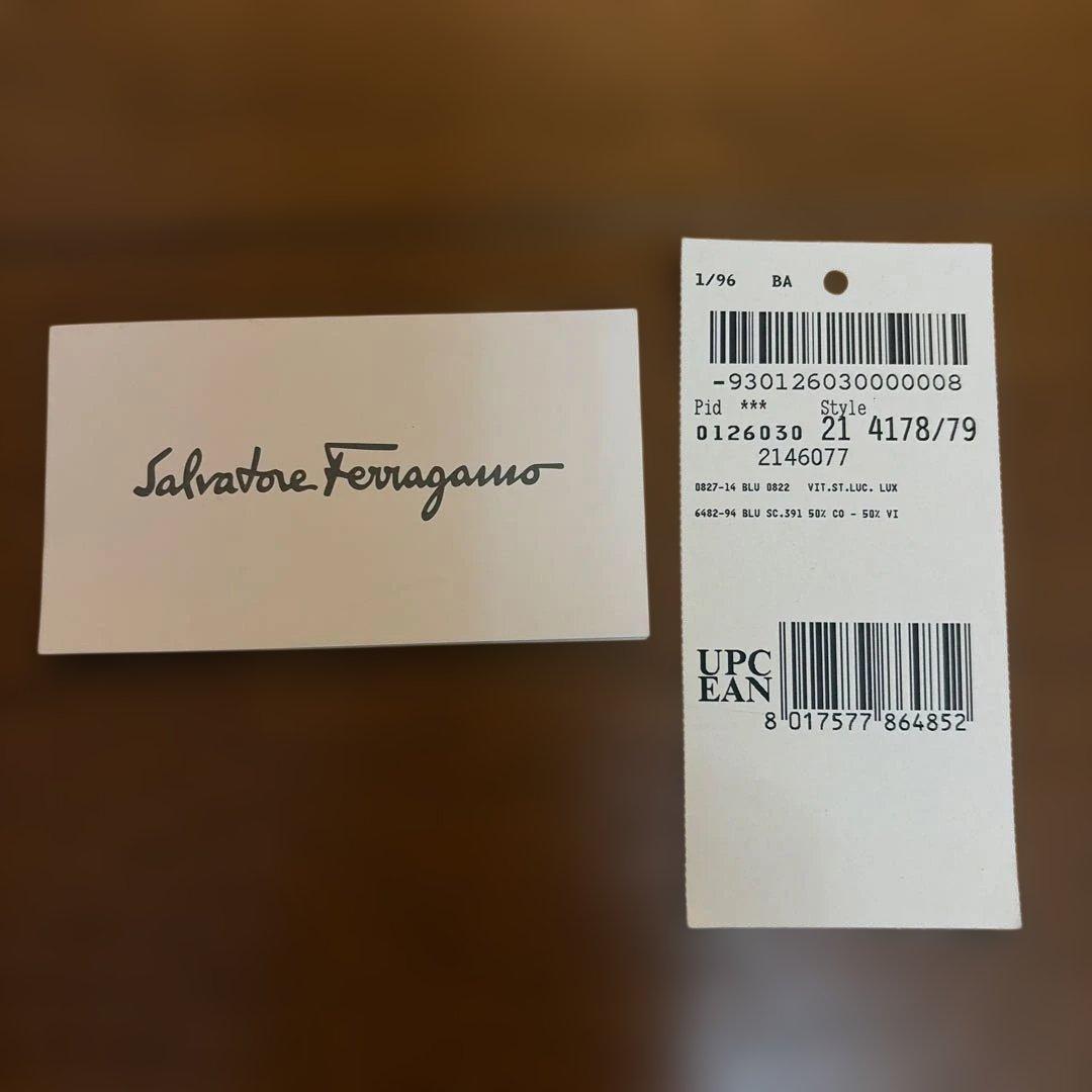 サルヴァトーレフェラガモ ヴァラリボン　レザーハンドバッグ