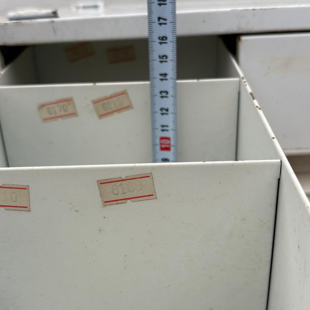 送料込￼ 80年代 ビンテージ　アイアン棚　インダストリアル キャビネット