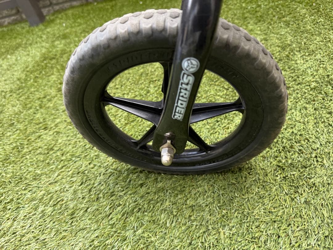 さゆみん ストライダースポーツ ブラック12インチ 純正スタンド付き