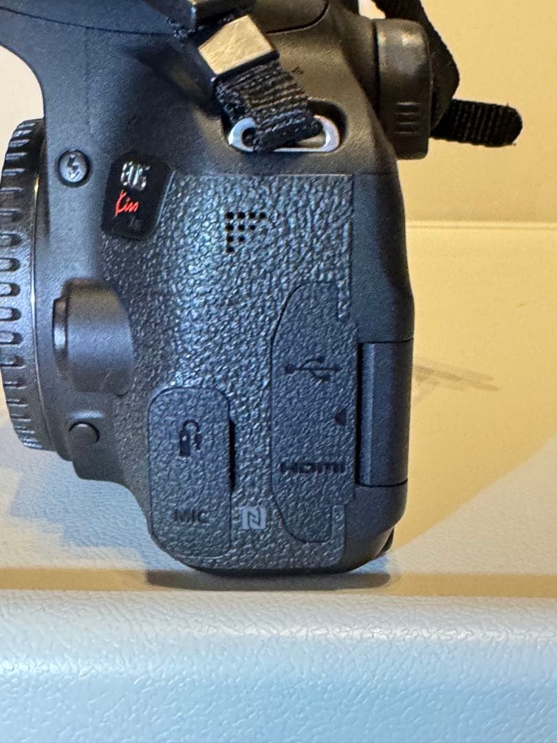 Canon Kiss x9i ダブルレンズキット レンズ保護付き