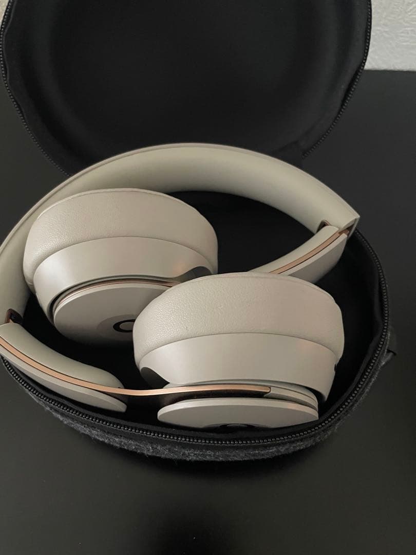 Beats ワイヤレスヘッドホン SOLO PROケース付き