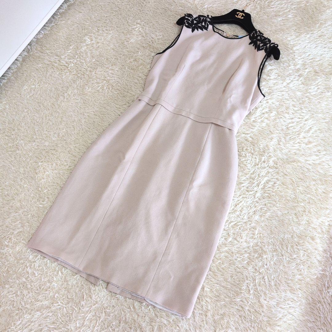 イタリア製★Blumarine　ノースリーブワンピース　リーフ刺繍　ひざ丈