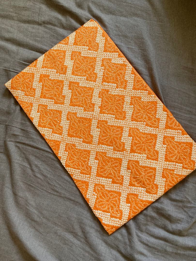 ［e.］繊細な花柄刺繍の美しい着物　付下げ＊袷＊正絹 匿名配送