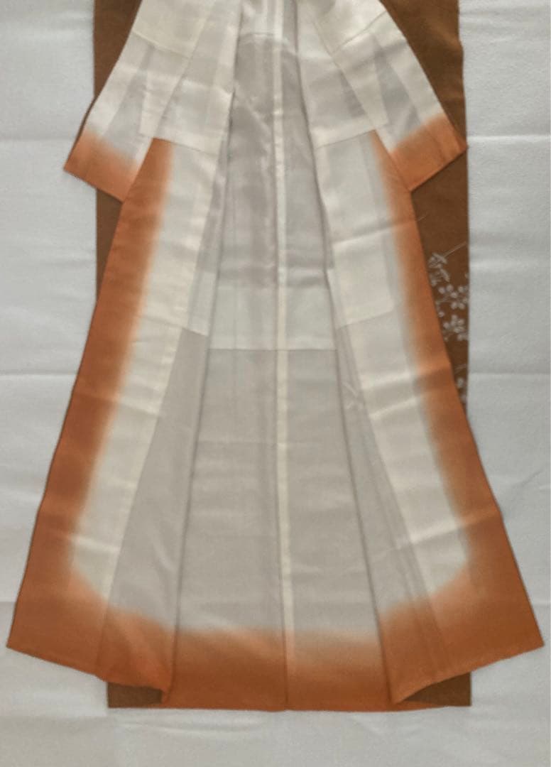 ［e.］繊細な花柄刺繍の美しい着物　付下げ＊袷＊正絹 匿名配送