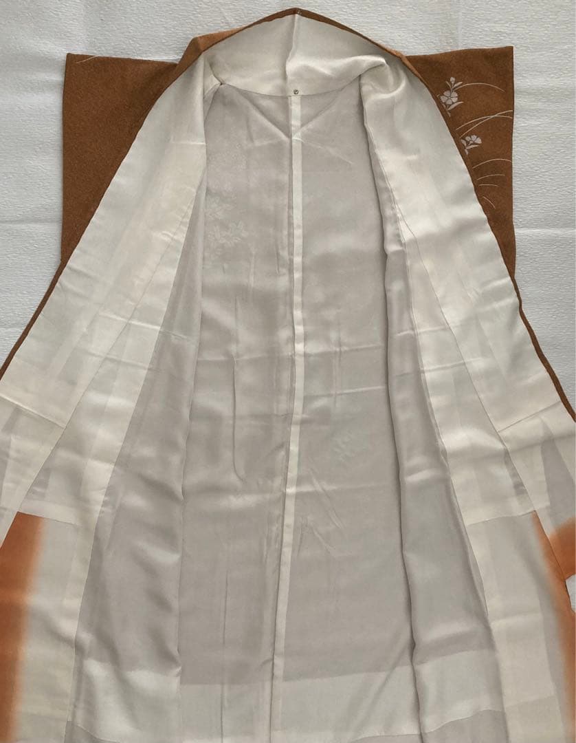 ［e.］繊細な花柄刺繍の美しい着物　付下げ＊袷＊正絹 匿名配送