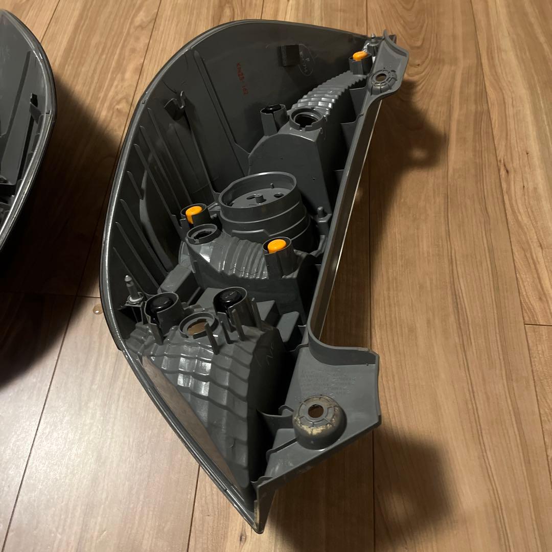 アクア　10 テールランプ (黒サイドカバー付)