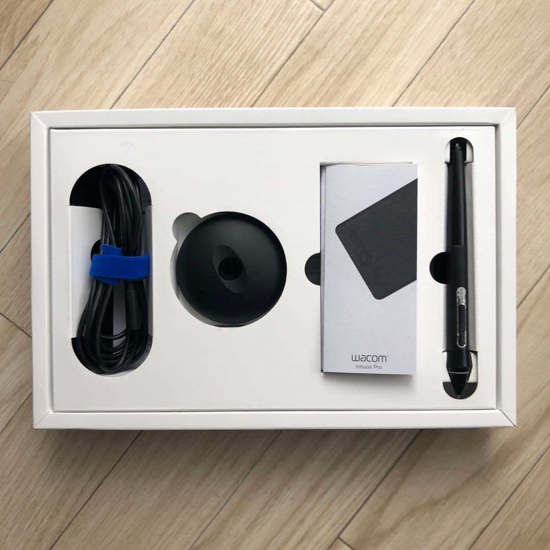 Wacom Intuos Pro ペンタブレット 本体　Small