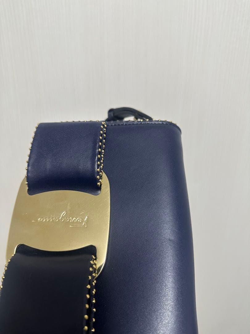 【土日限定】フェラガモ　ショルダーバッグ