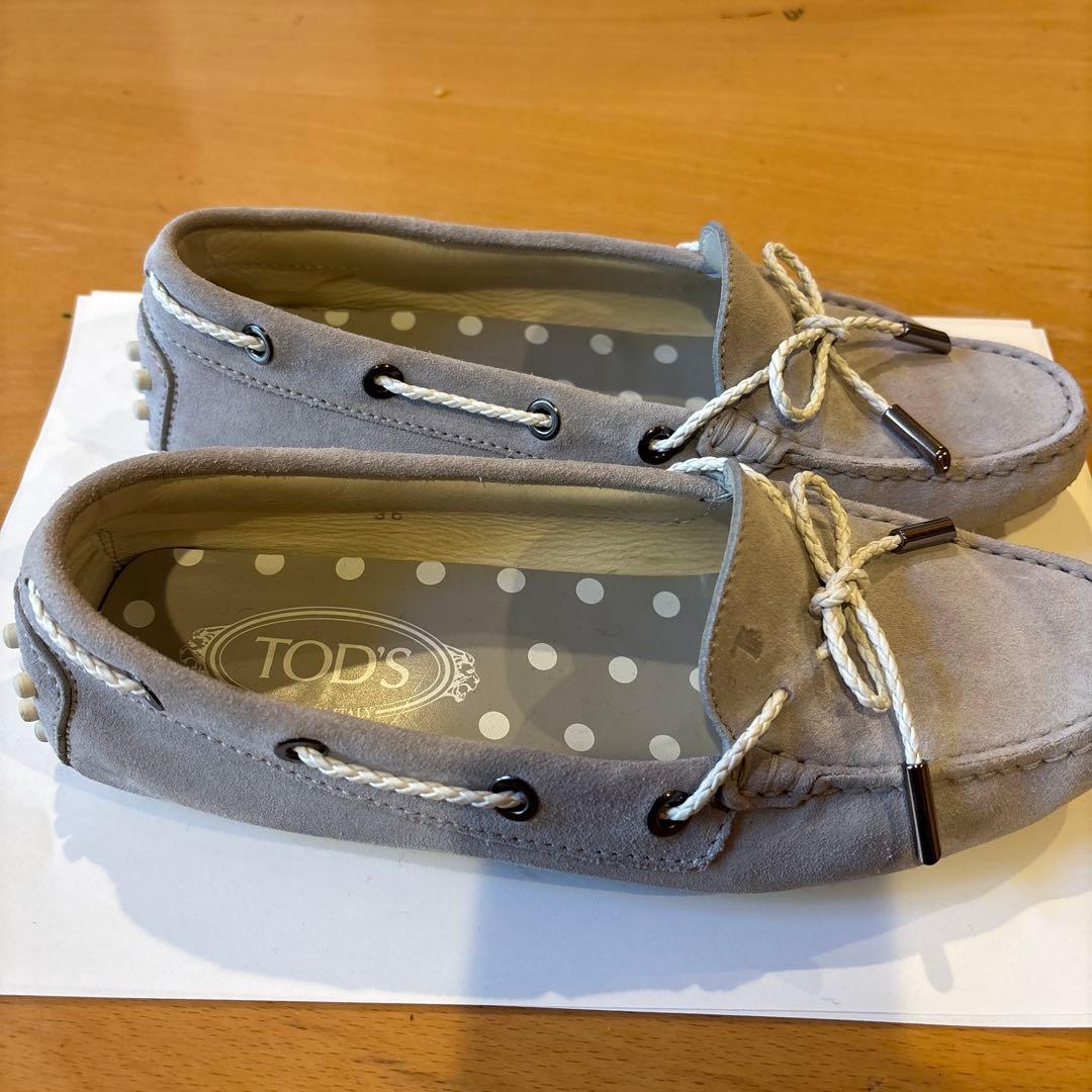 TOD'S グレー ローファー　36