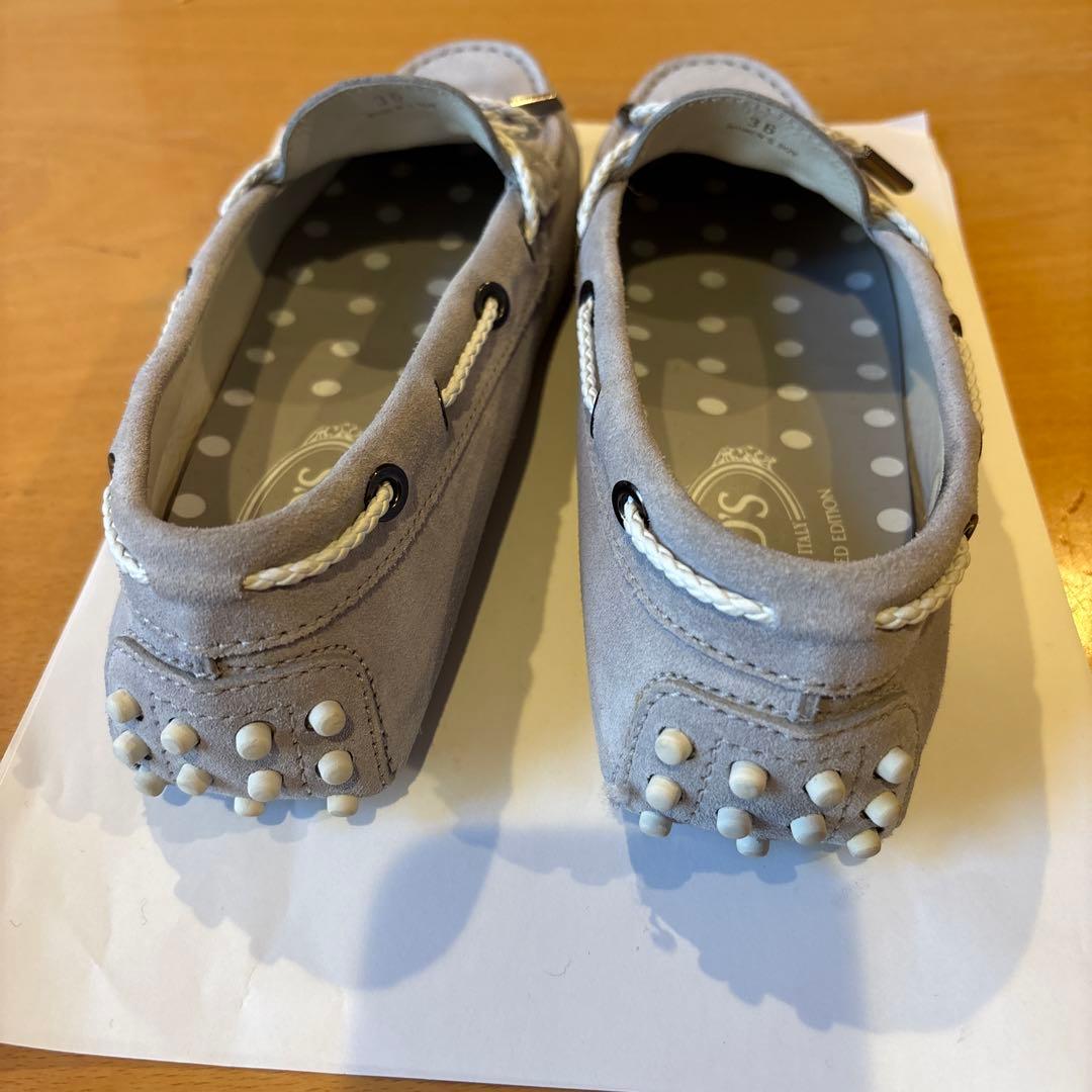 TOD'S グレー ローファー　36