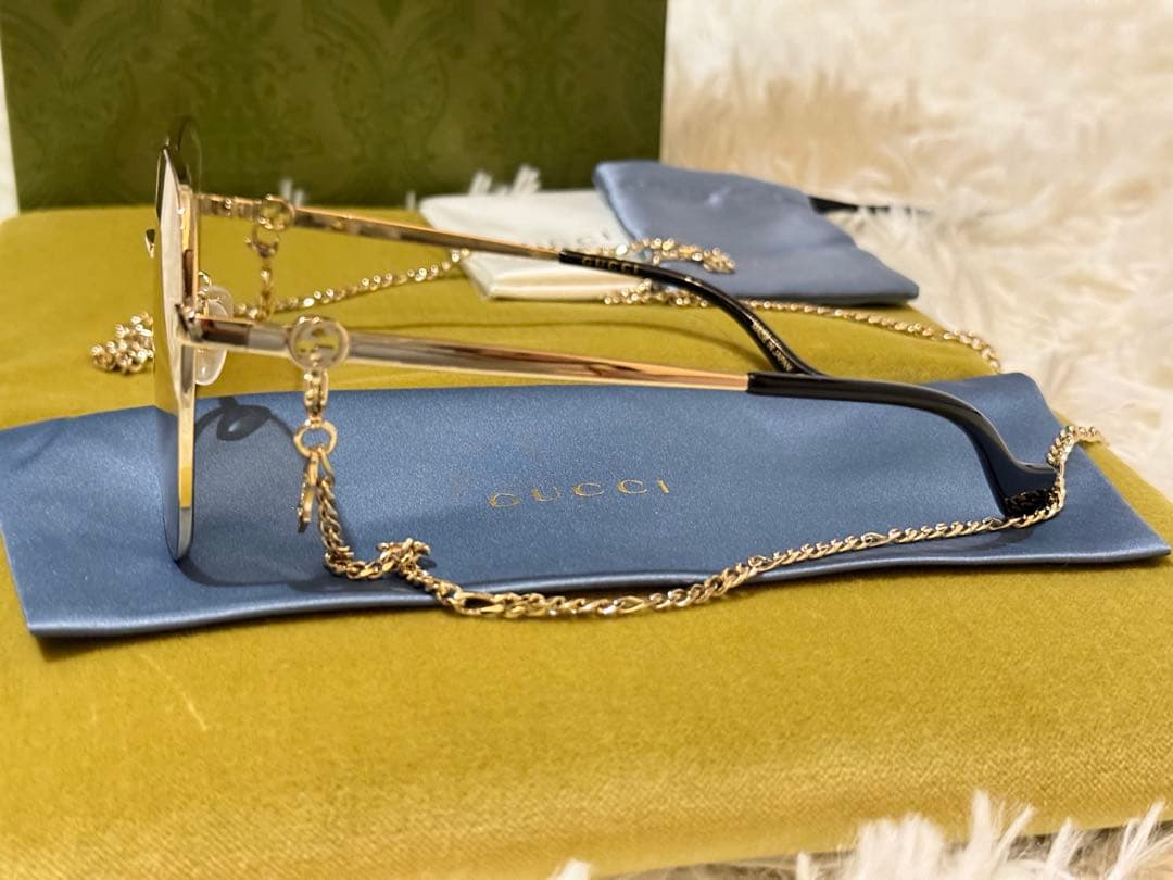 GUCCI チェーン付き サングラス