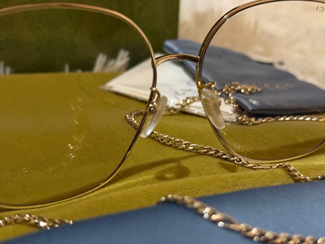 GUCCI チェーン付き サングラス