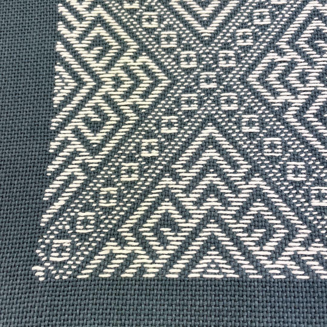 こぎん刺し　テーブルセンター　①