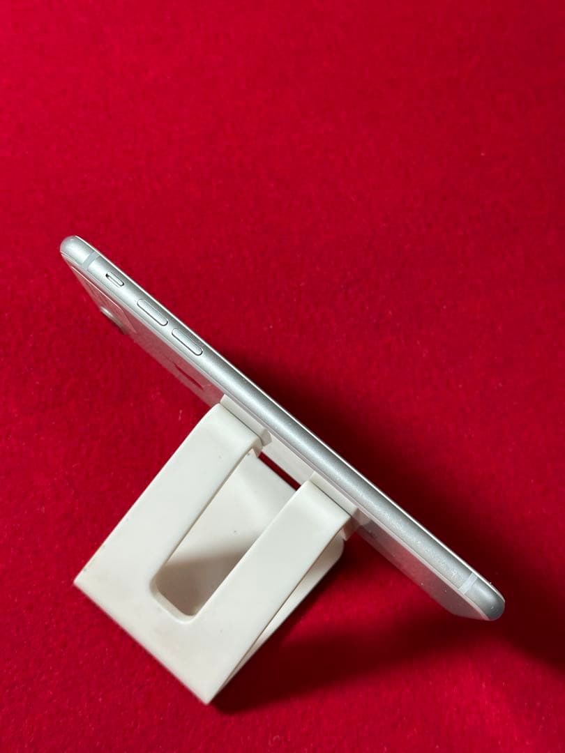 【7371】iPhone 8plusシルバー 256GB simフリー