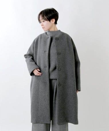 TRAVAIL MANUEL ソフトメルトンノーカラーコート黒美品