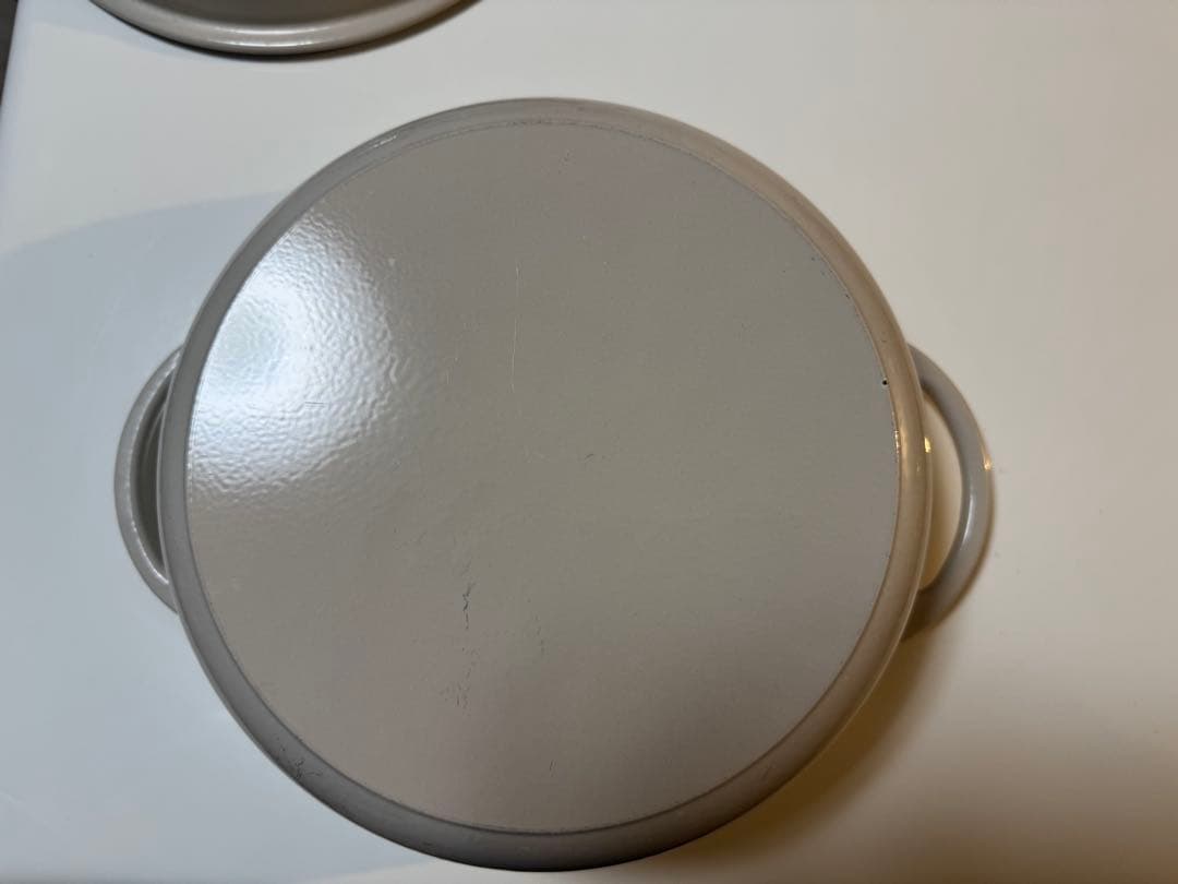 バーミキュラオーブンポット26センチ　ホワイト