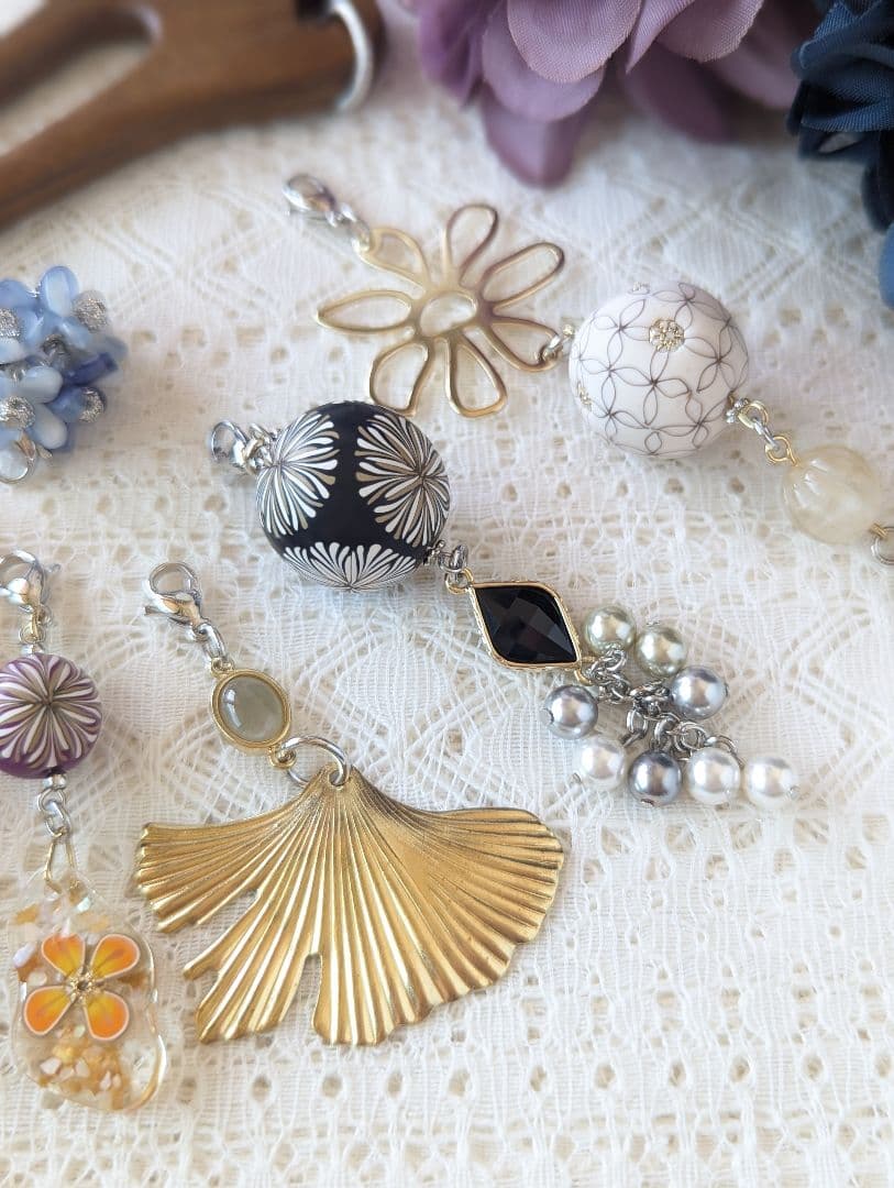 みなちんさま専用　サンダルウッド猫のかんざし〈取り替えチャーム8種〉