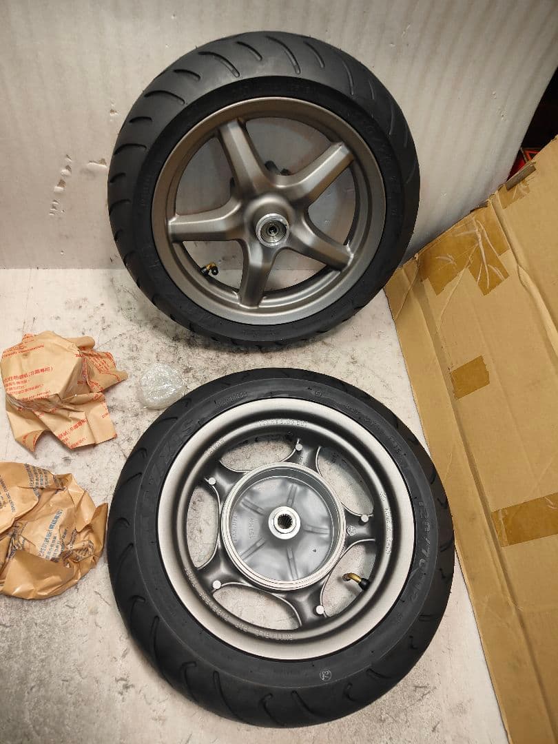 未使用品 3型 1YP シグナスX 純正前後ホイール タイヤ付き