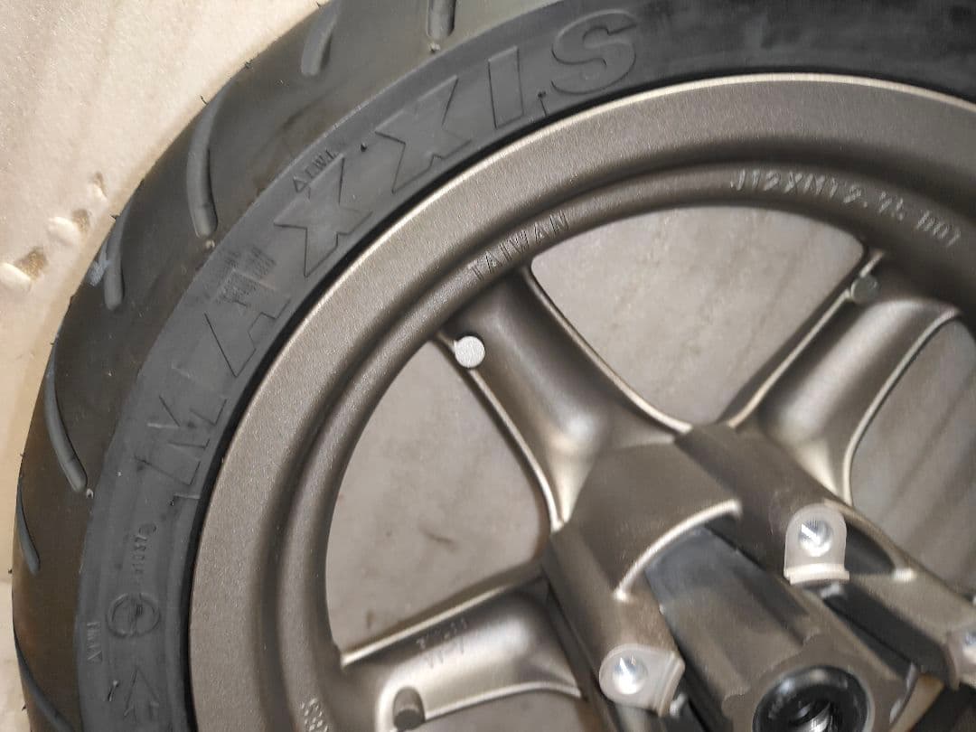 未使用品 3型 1YP シグナスX 純正前後ホイール タイヤ付き