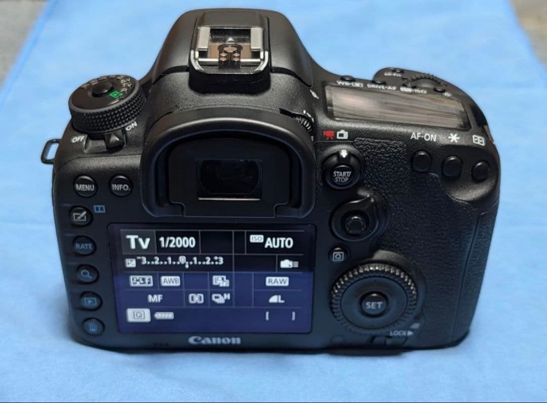 Canon EOS 7D Mark2 レンズ28-300 グリップ付き