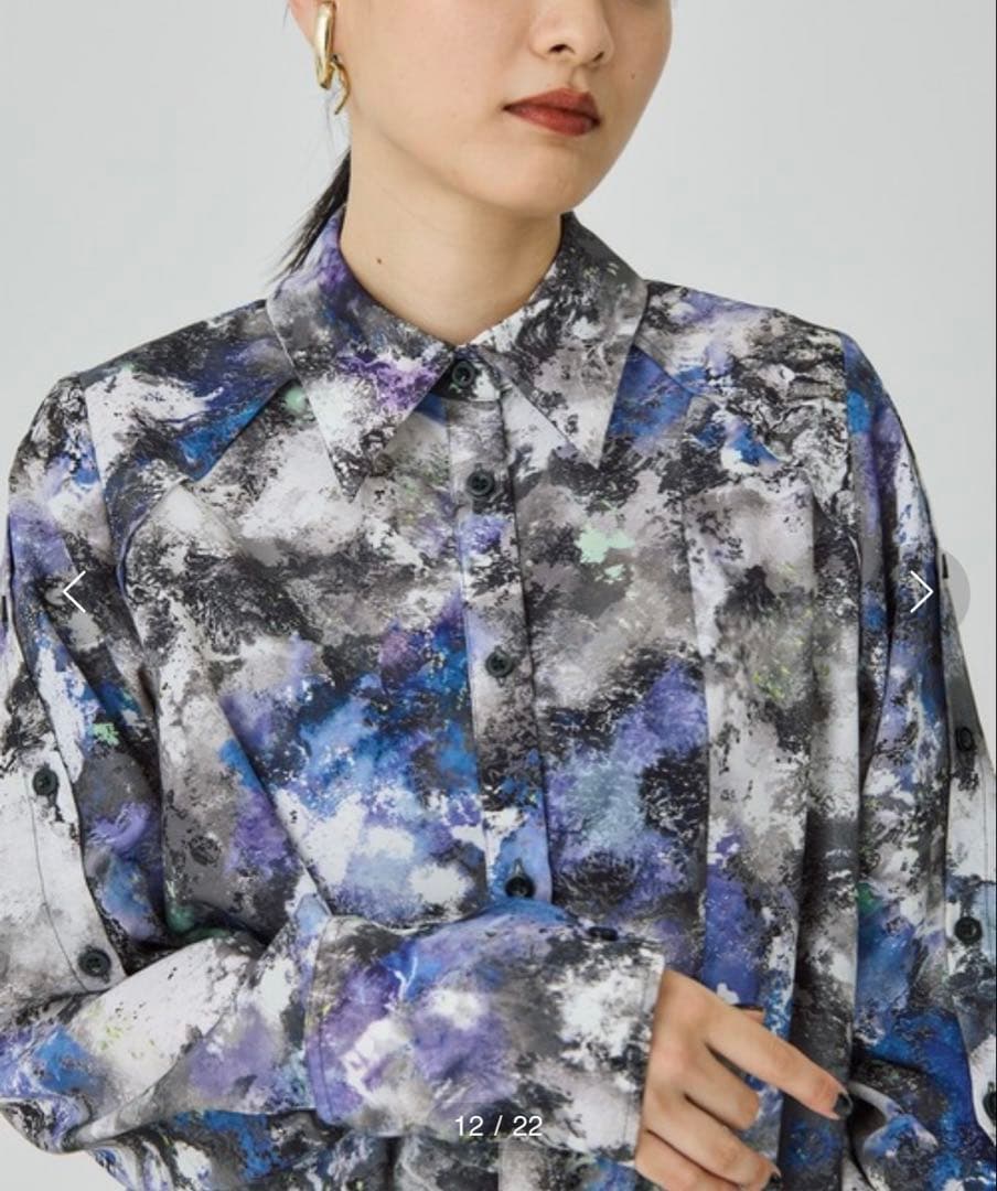 UNITED TOKYO プラケットスリーブプリントブラウス