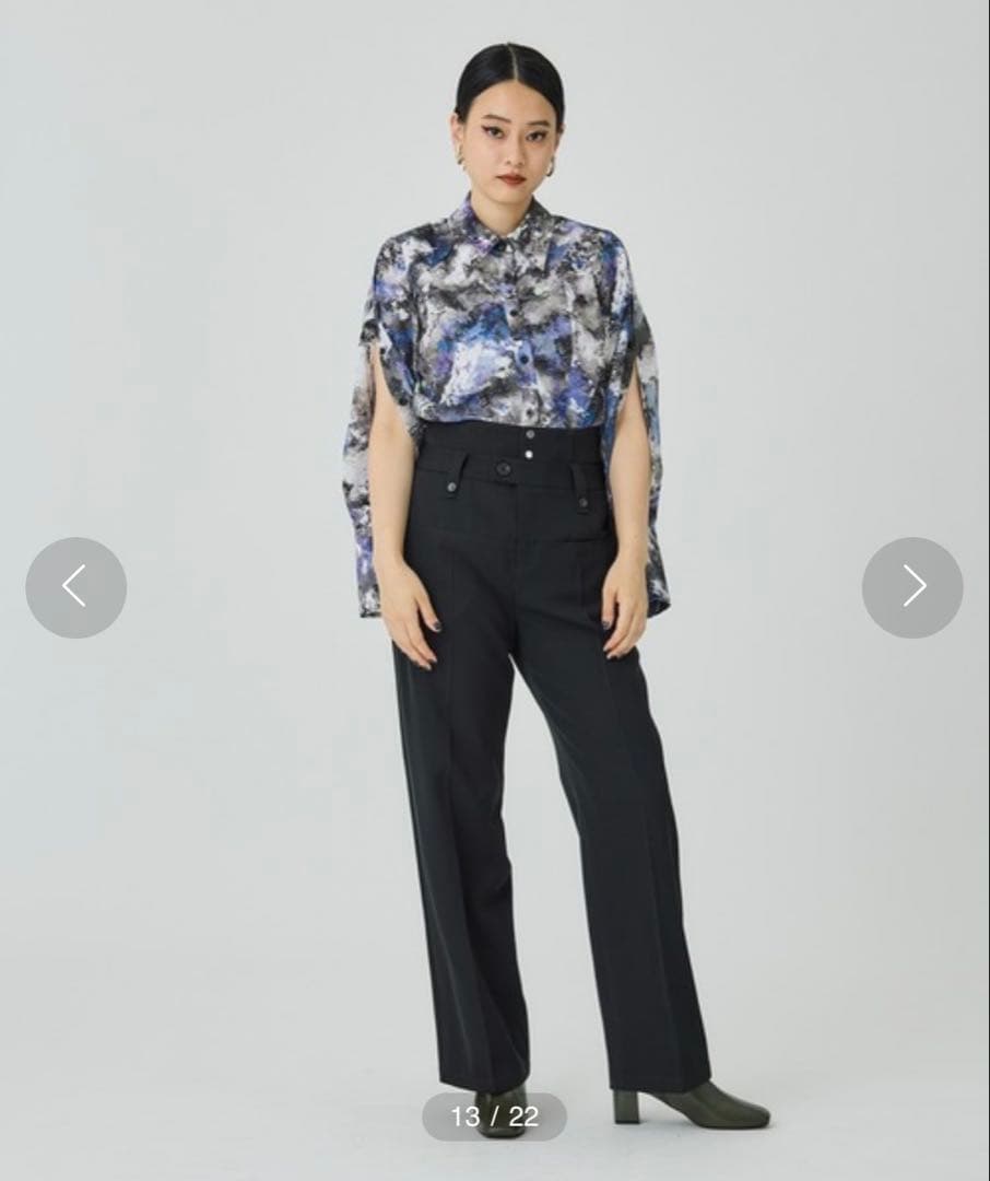 UNITED TOKYO プラケットスリーブプリントブラウス