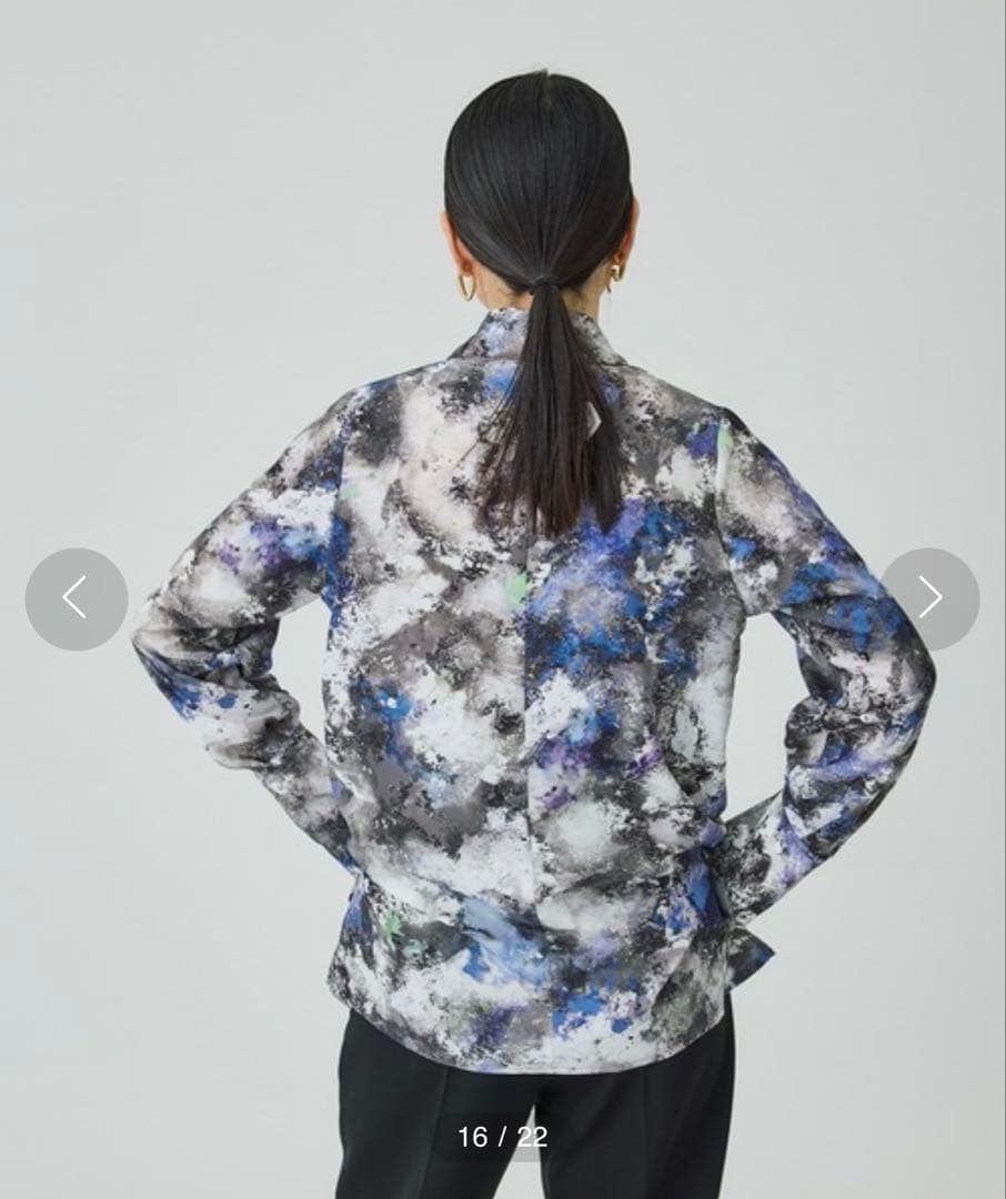 UNITED TOKYO プラケットスリーブプリントブラウス